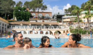 Holiday Green Resort & Spa